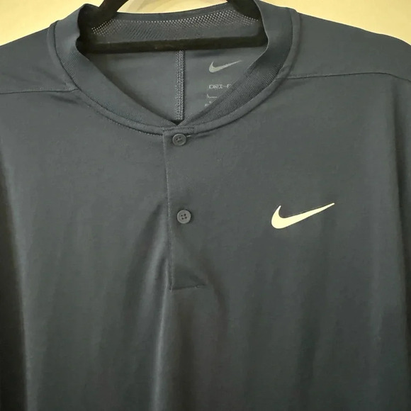 Nike Men Large Short Sleeve Shirt - quarter buttom up shirt w Dri-Fit in Blue - Picture 2 of 7